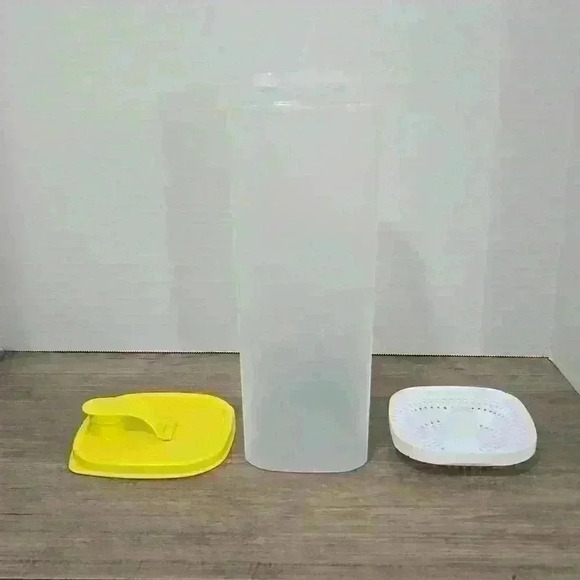 Nwt Tupperware Orange Juice Container 8995D with pulp  strainer - Picture 2 of 4